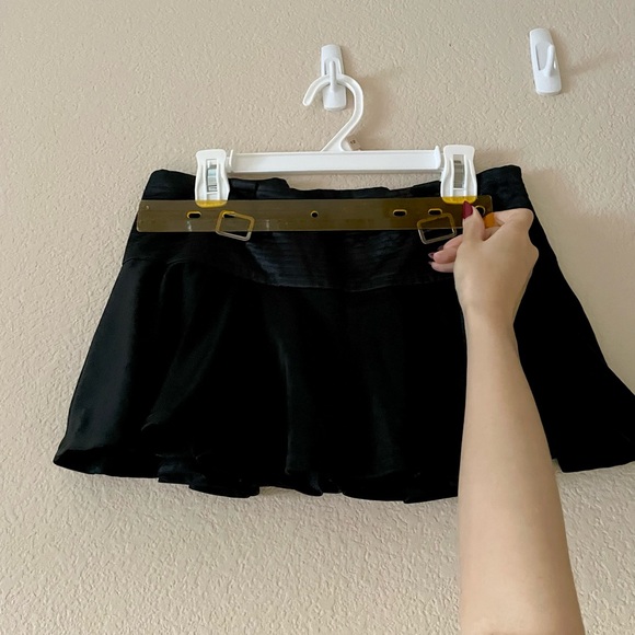 Japanese brand Lip Service satin buckle micro-mini skirt/sukapan/skort in black - Picture 4 of 8